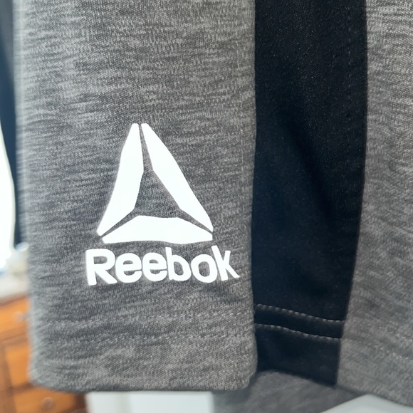 REEBOK RUNNING SHORTS - Picture 2 of 4